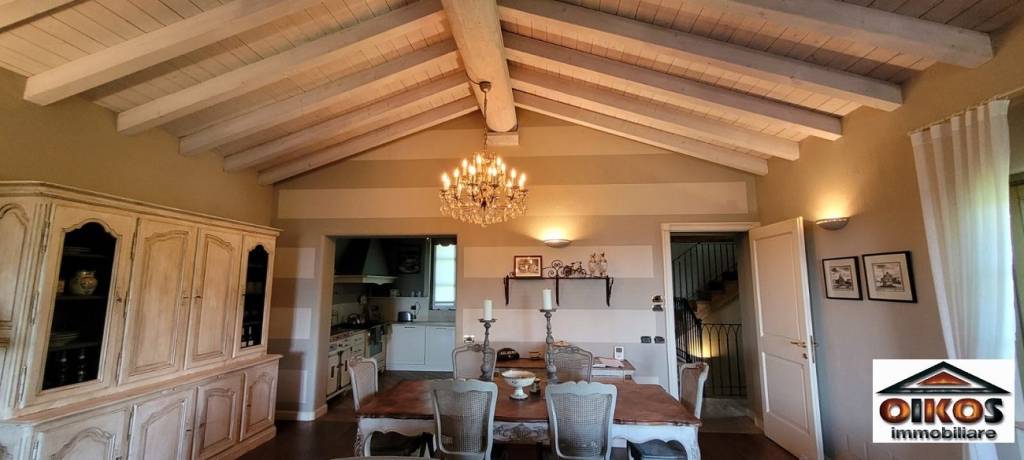 casa indipendente in vendita a Desenzano del Garda