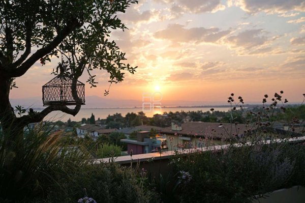appartamento in vendita a Desenzano del Garda