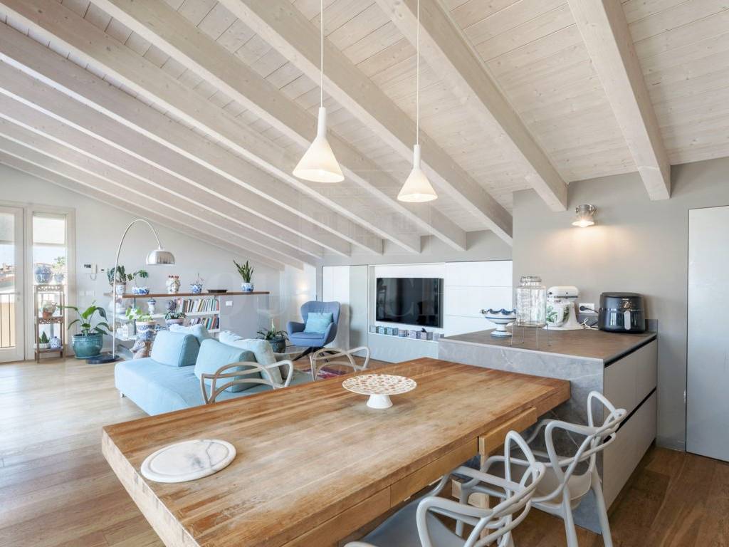 appartamento in vendita a Desenzano del Garda