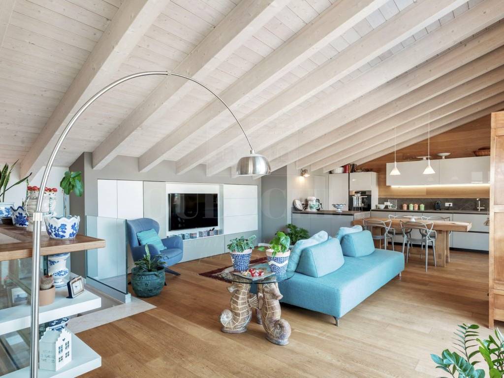 appartamento in vendita a Desenzano del Garda