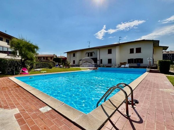 appartamento in vendita a Desenzano del Garda in zona Rivoltella