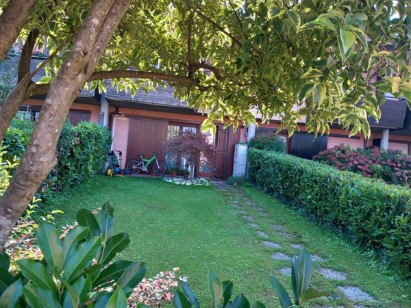 casa indipendente in vendita a Desenzano del Garda