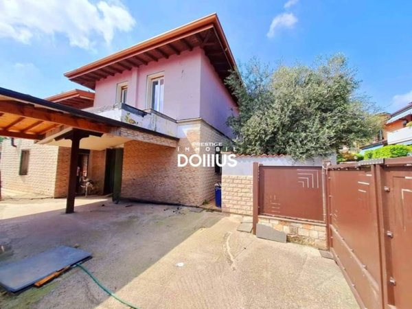 casa indipendente in vendita a Desenzano del Garda in zona Rivoltella