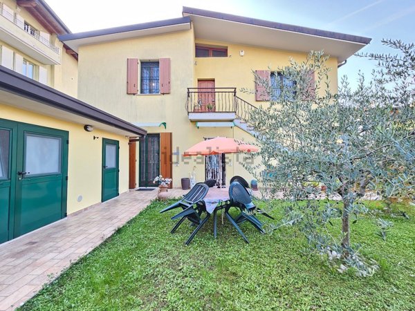 casa indipendente in vendita a Desenzano del Garda