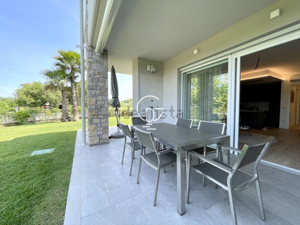appartamento in vendita a Desenzano del Garda in zona Rivoltella