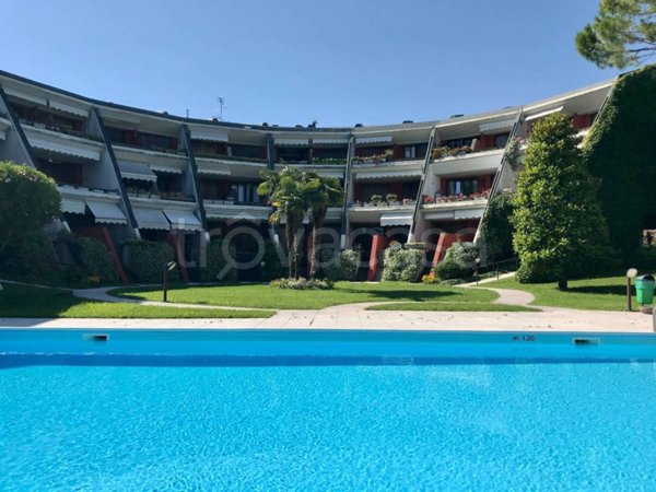 appartamento in vendita a Desenzano del Garda in zona Rivoltella