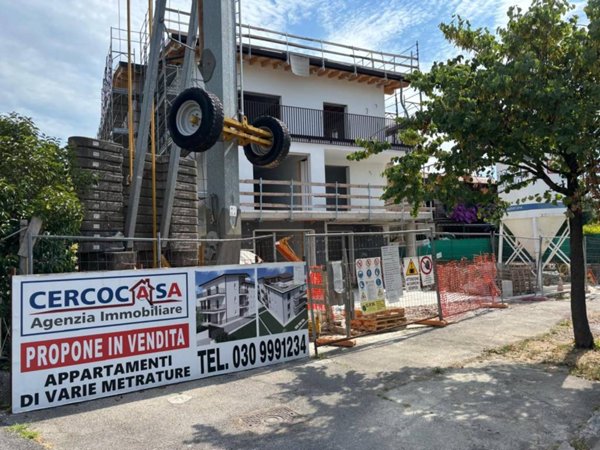 appartamento in vendita a Desenzano del Garda in zona Rivoltella