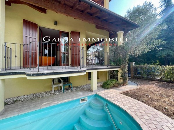 casa indipendente in vendita a Desenzano del Garda