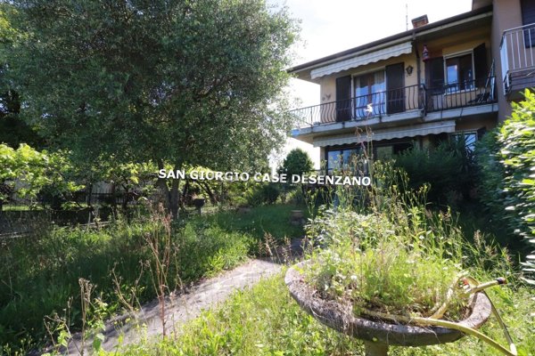 casa indipendente a Desenzano del Garda in zona San Martino della Battaglia