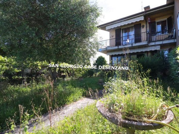 casa indipendente a Desenzano del Garda in zona San Martino della Battaglia