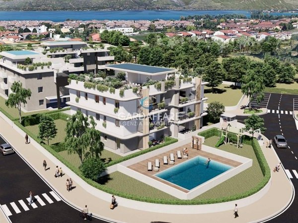appartamento in vendita a Desenzano del Garda in zona Rivoltella