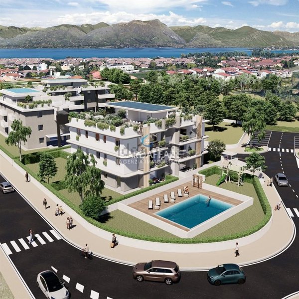 appartamento in vendita a Desenzano del Garda in zona Rivoltella