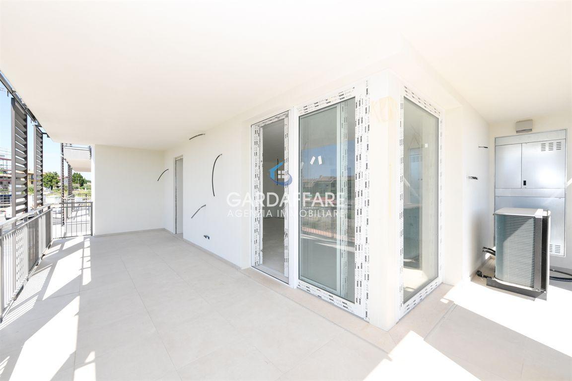 appartamento in vendita a Desenzano del Garda in zona Rivoltella