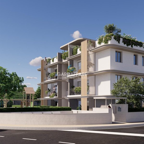 appartamento in vendita a Desenzano del Garda in zona Rivoltella