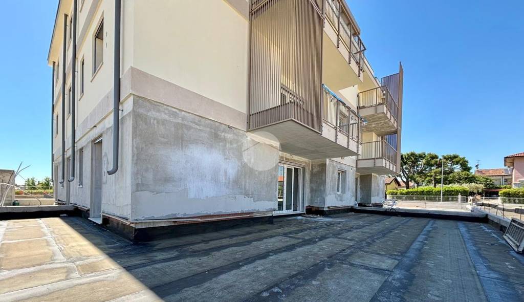 appartamento in vendita a Desenzano del Garda in zona Rivoltella