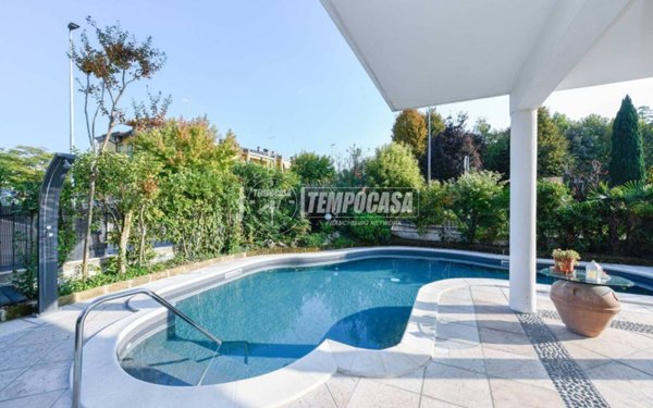 appartamento in vendita a Desenzano del Garda