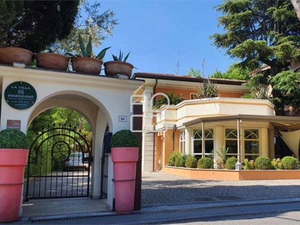 casa indipendente in vendita a Desenzano del Garda