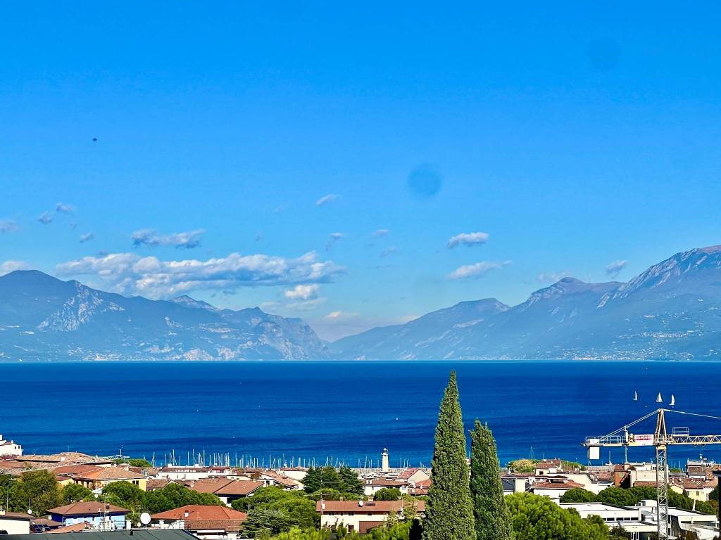 appartamento in vendita a Desenzano del Garda