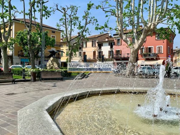 casa indipendente in vendita a Desenzano del Garda