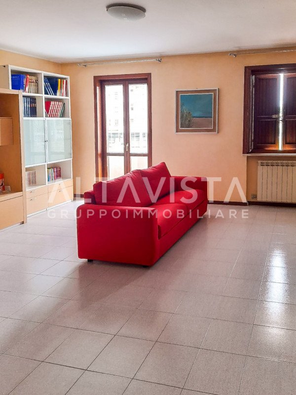 casa indipendente in vendita a Desenzano del Garda