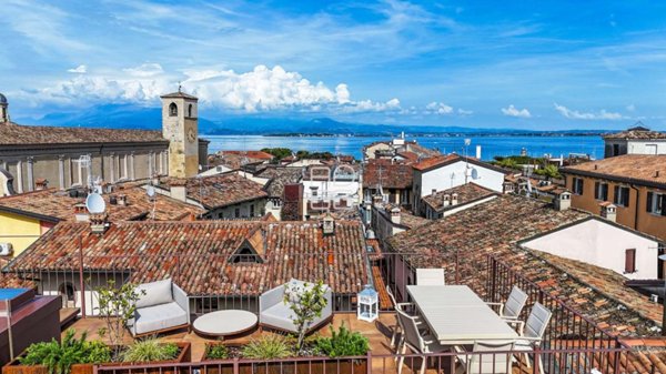 appartamento in vendita a Desenzano del Garda