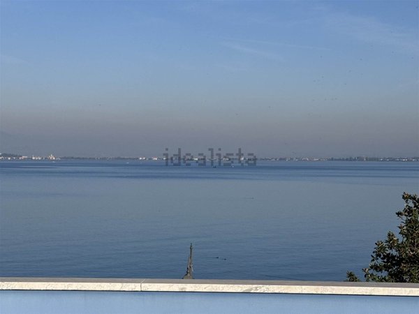 appartamento in vendita a Desenzano del Garda