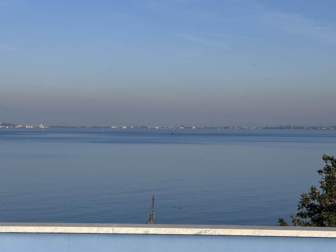 casa indipendente in vendita a Desenzano del Garda