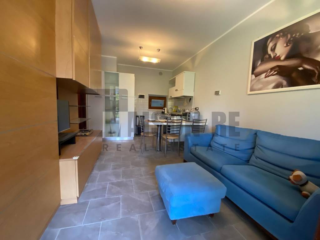 appartamento in vendita a Desenzano del Garda in zona Rivoltella