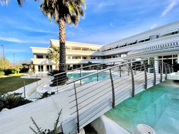 appartamento in vendita a Desenzano del Garda in zona Rivoltella