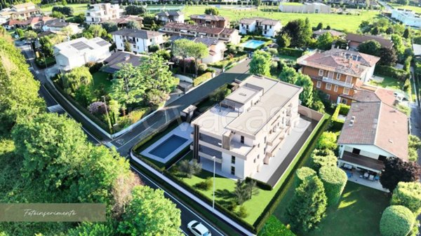appartamento in vendita a Desenzano del Garda in zona Rivoltella