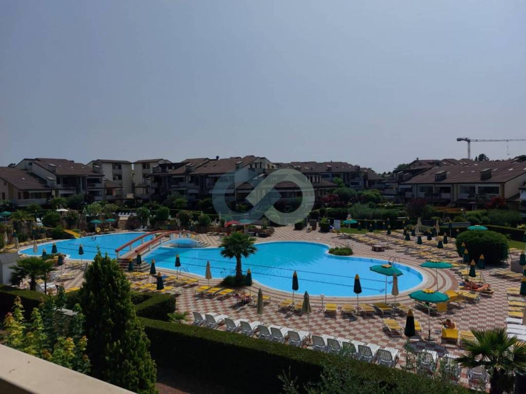 appartamento in vendita a Desenzano del Garda in zona Rivoltella