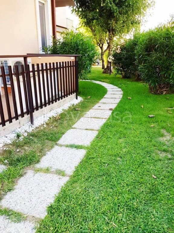 appartamento in vendita a Desenzano del Garda in zona Rivoltella