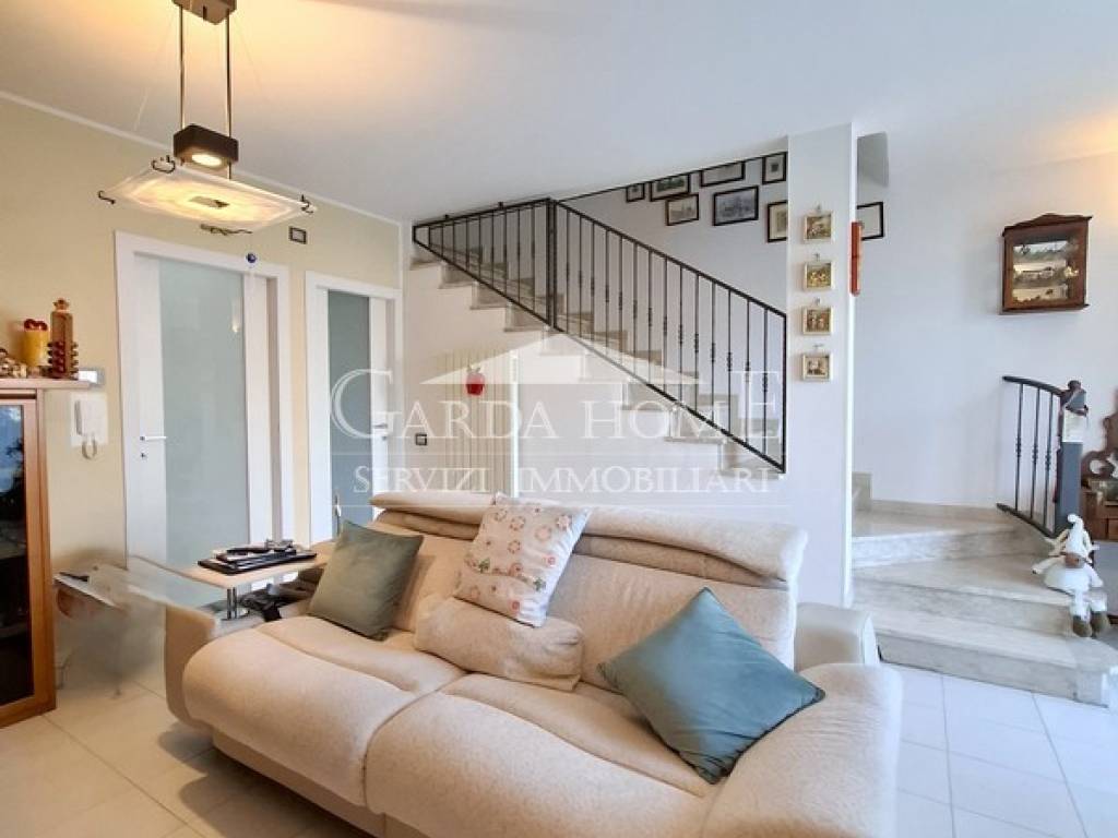 casa indipendente in vendita a Desenzano del Garda