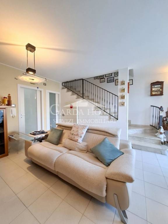 casa indipendente in vendita a Desenzano del Garda