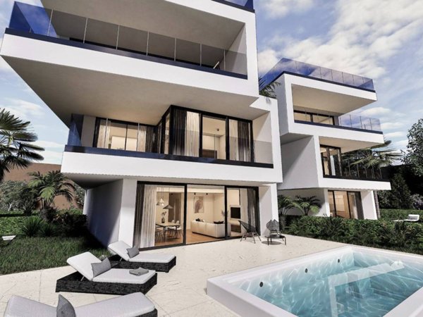 casa indipendente in vendita a Desenzano del Garda in zona Rivoltella