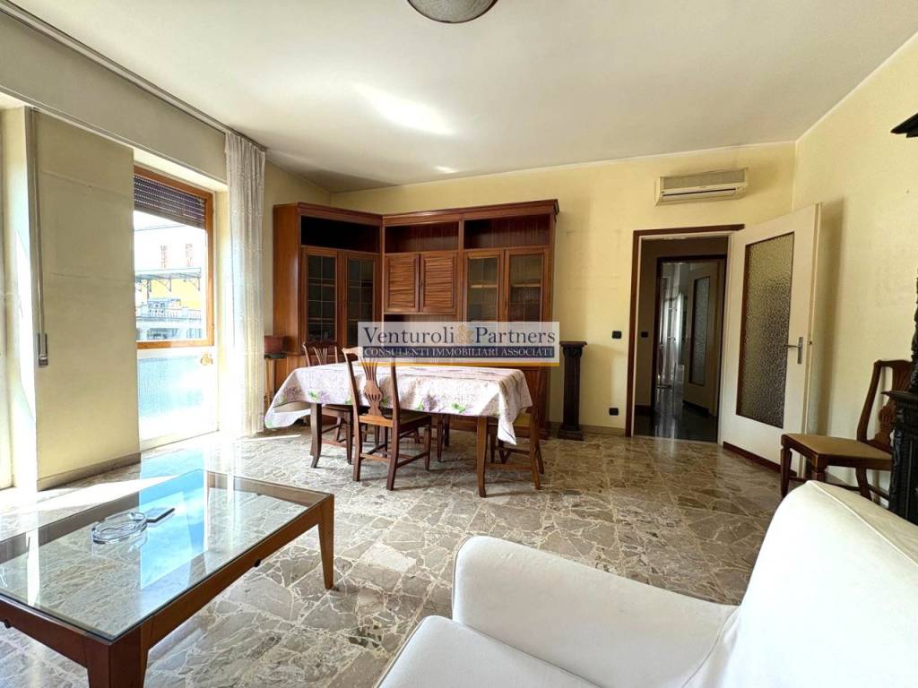 appartamento in vendita a Desenzano del Garda