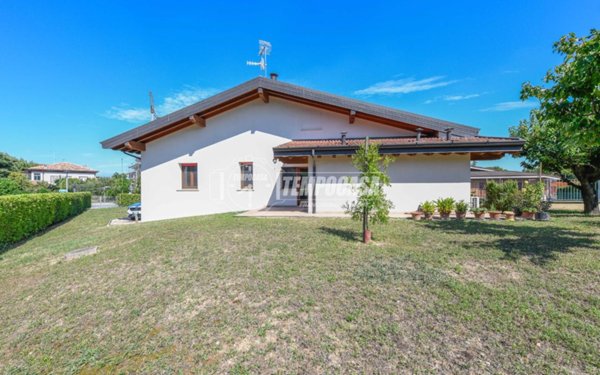 casa indipendente in vendita a Desenzano del Garda