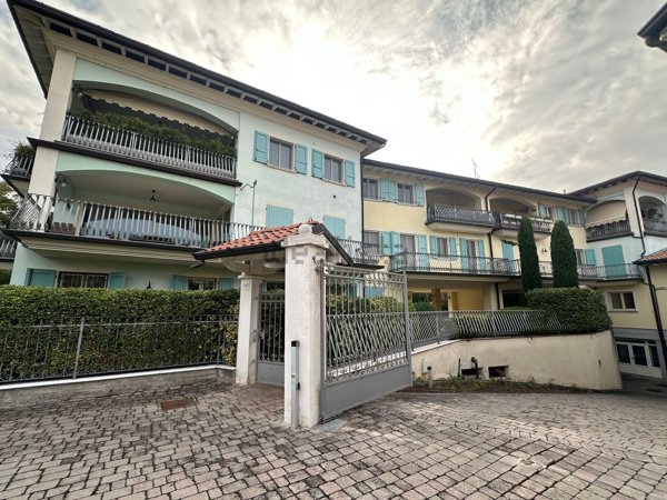 appartamento in vendita a Desenzano del Garda