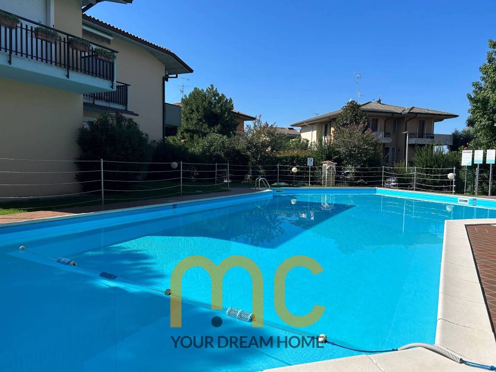 appartamento in vendita a Desenzano del Garda in zona Rivoltella