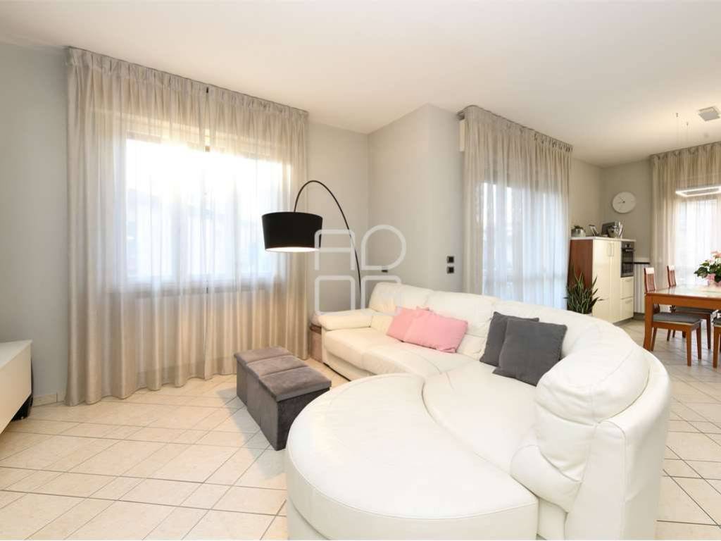 appartamento in vendita a Desenzano del Garda