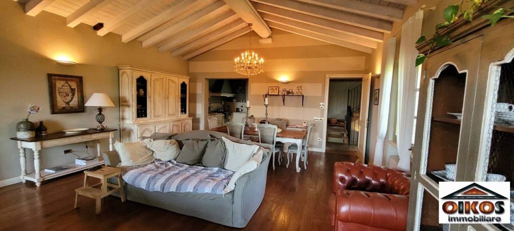 casa indipendente in vendita a Desenzano del Garda