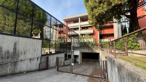 locale di sgombero in vendita a Desenzano del Garda in zona Rivoltella