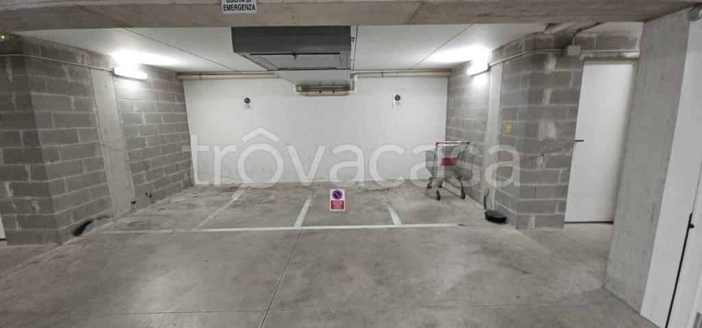 locale di sgombero in vendita a Desenzano del Garda