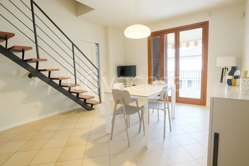 appartamento a Desenzano del Garda in zona San Martino della Battaglia