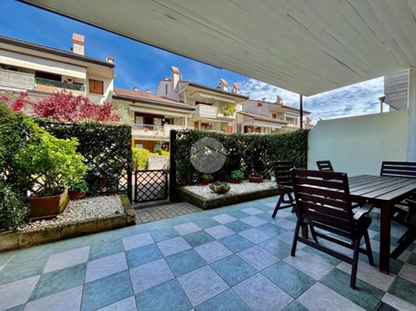 appartamento in vendita a Desenzano del Garda in zona Rivoltella