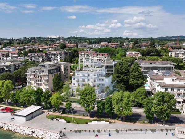 appartamento in vendita a Desenzano del Garda