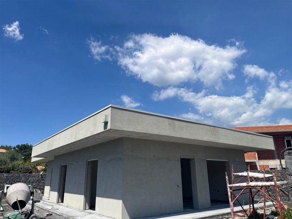 casa indipendente in vendita a Desenzano del Garda in zona San Pietro