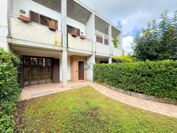 casa indipendente in vendita a Desenzano del Garda