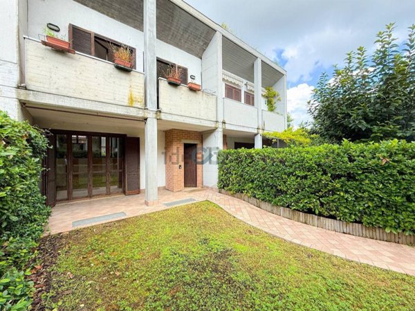 casa indipendente in vendita a Desenzano del Garda