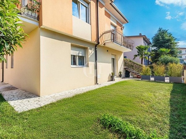 appartamento in vendita a Desenzano del Garda